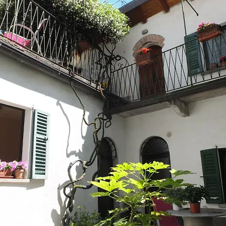 アパート Casa Canetta - Mini In Centro A Verbania イントラ